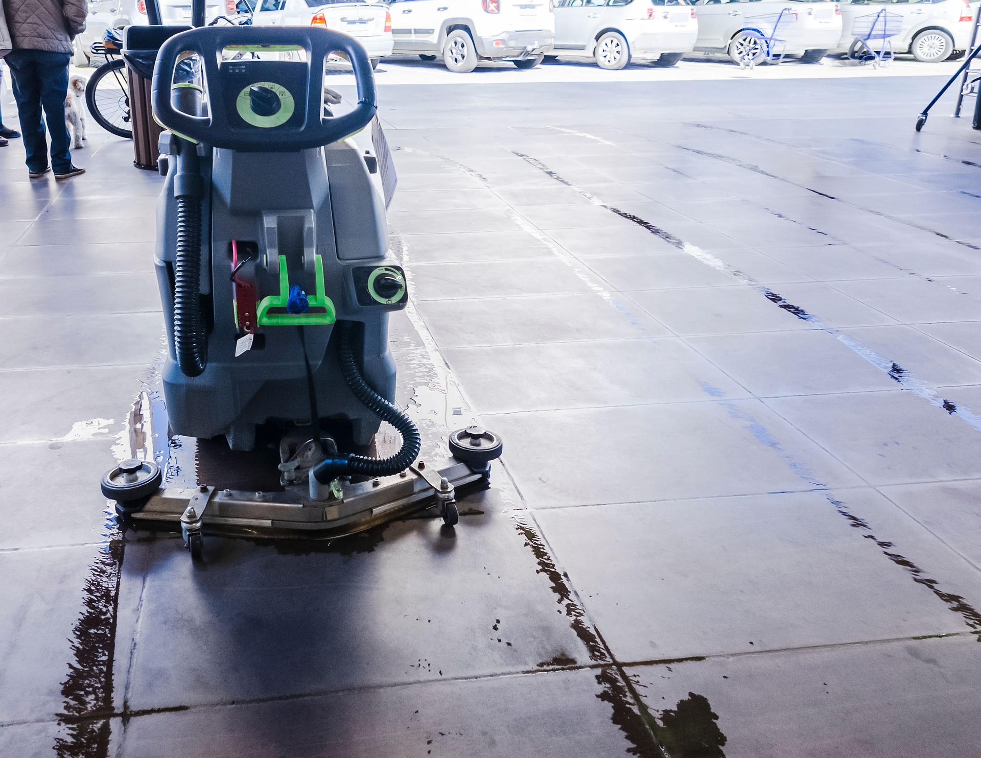 Industrial Floor Scrubber Cleaning Commercial Entrance